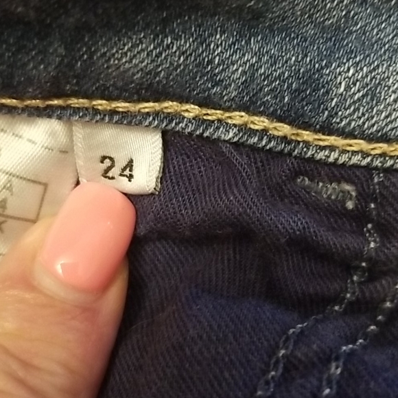 🤩Guess Sexy Curve jeans, size 24❣ - Picture 8 of 9